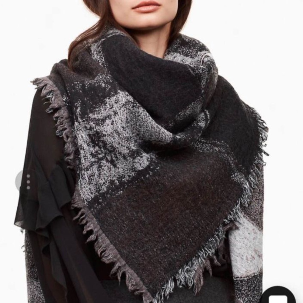 Aritzia Haus Party Blanket Wool Scarf